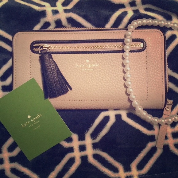 Kate Spade Wallet - Picture 1 of 3